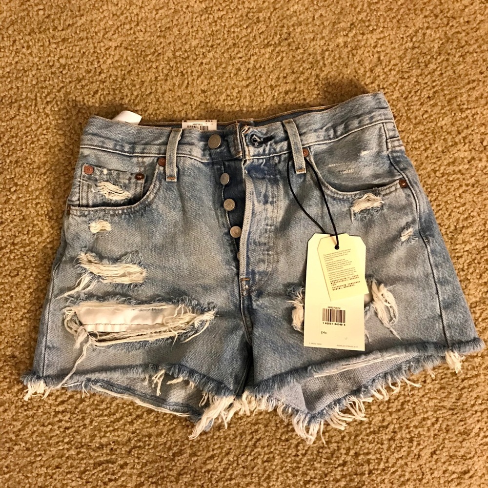 Levi 501 jean shorts. New w/ tags.
